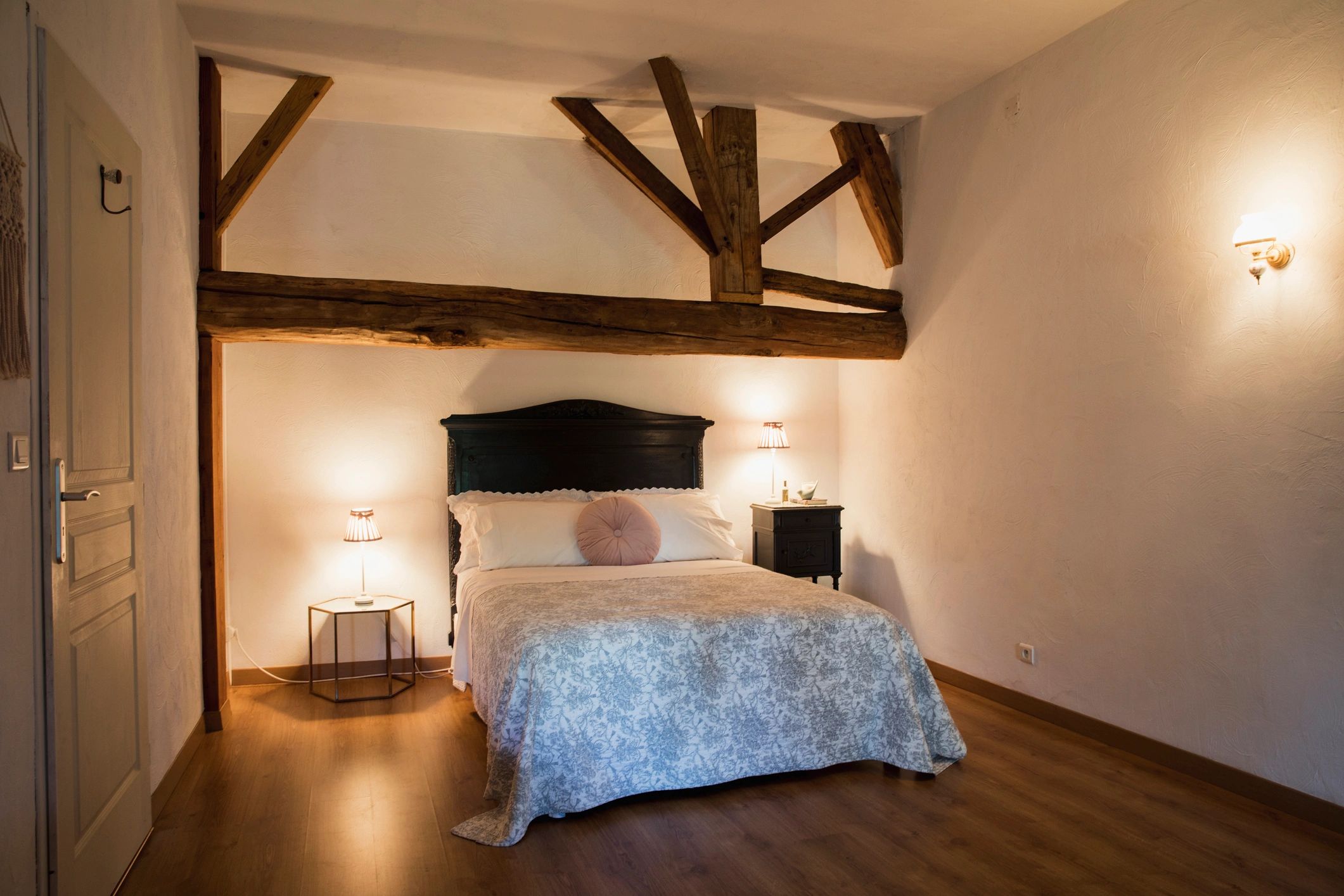 Neat and cozy bedroom