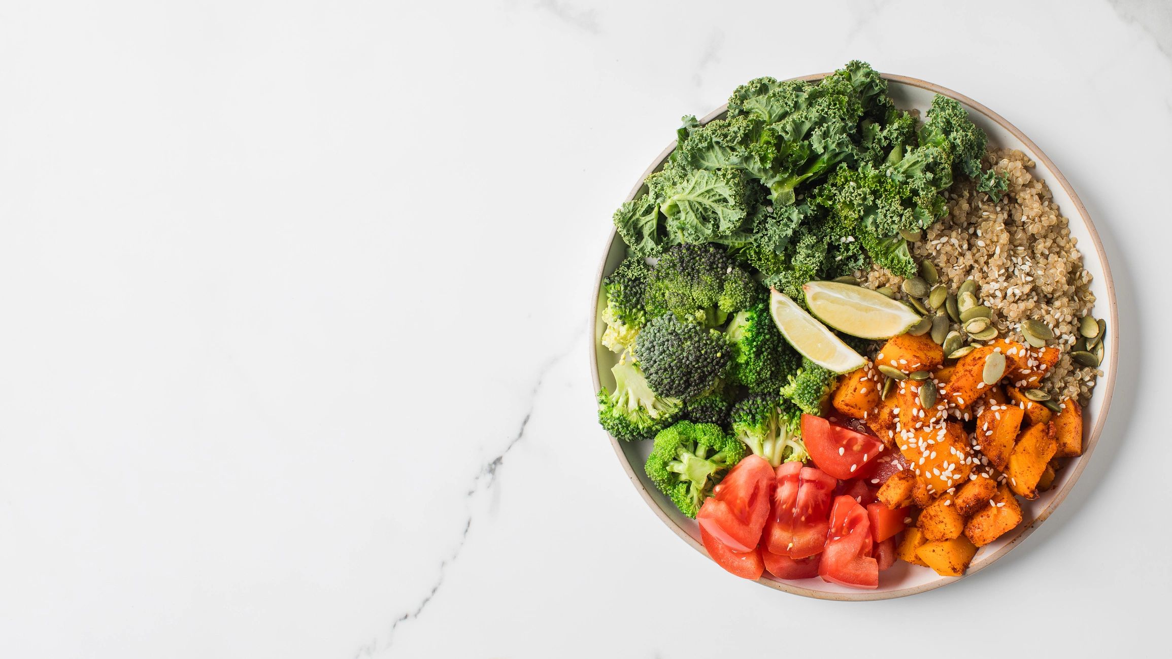 Healthy buddha bowl with quinoa and vegetables